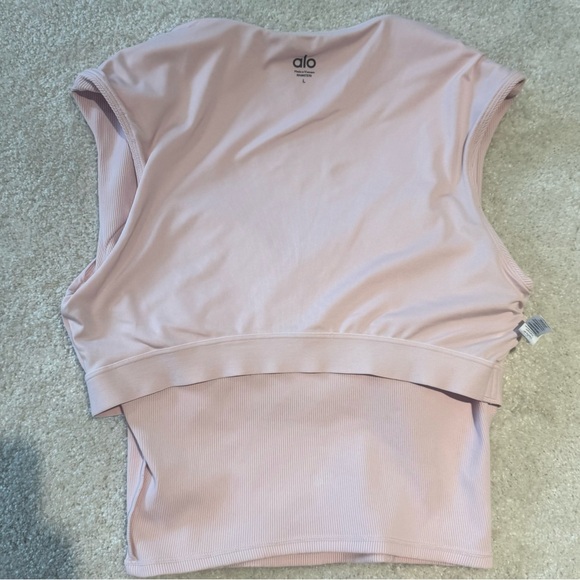ALO Yoga Women's Light Pink Sweetheart Neck Tank with Built in Bra - size large - Picture 5 of 5